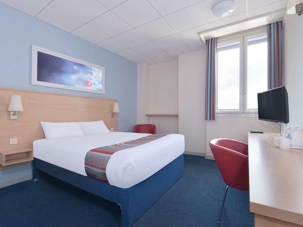 Travelodge Ilminster Room photo